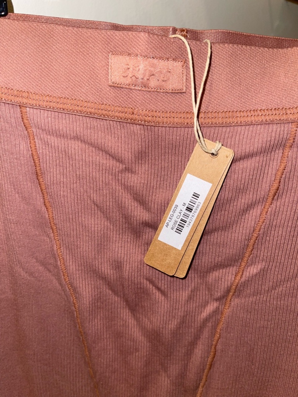 Skims ribbed High-Waist Leggings & tank top set. SOLD OUT COLOR
